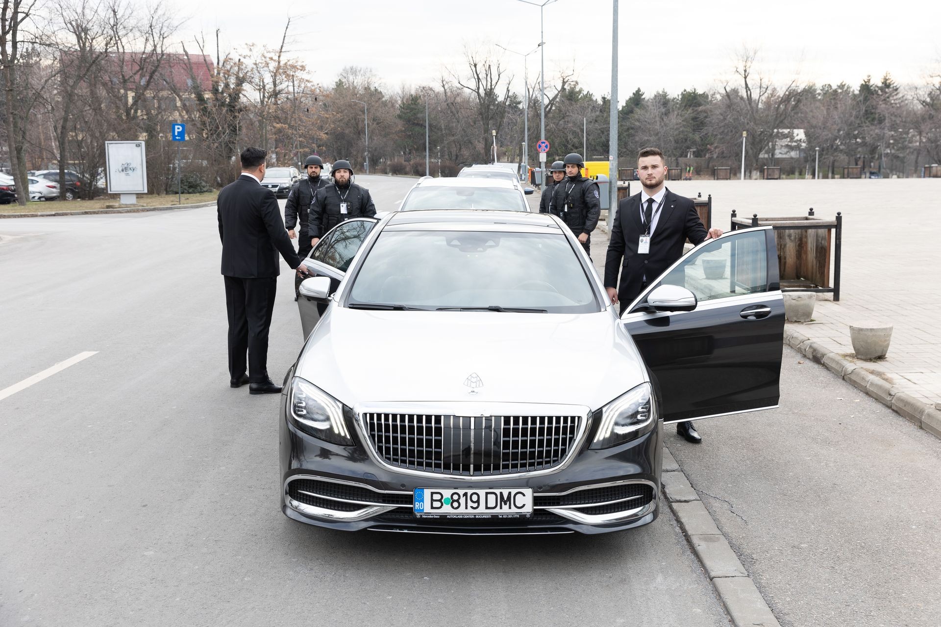 Servicii GARDARE ȘI TRANSPORT VIP in Bucuresti si in tara, cu agenti gardare avizati IGPR de la INTEGRA GUARD